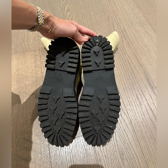 Cream chunky leather boot - Picture 2 of 8